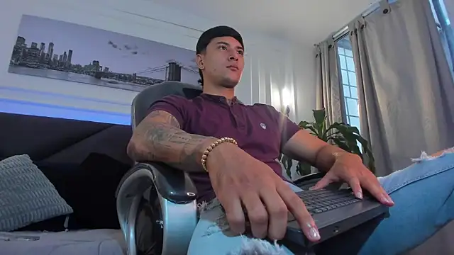 Snapshot of Damian23__ chatting on 5, 2, 2026 Damian23 online show from 5, 2, 2026