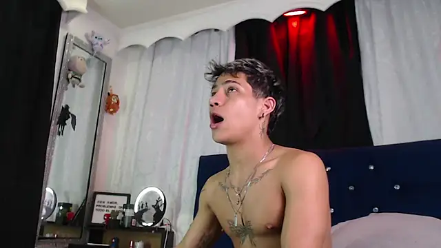 Snapshot of Sexys_Boys_Hot1 chatting on 7, 7, 2026 Sexys Boys Hot1 online show from 7, 7, 2026