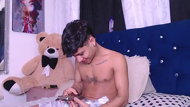 Sexys Boys Hot1 online show from 3, 10, 2025