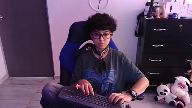 thomascooper7 online show from 18, 2, 2026