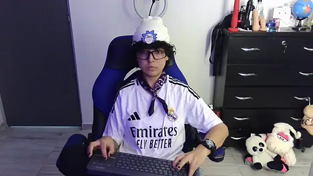 thomascooper7 online show from 15, 4, 2026