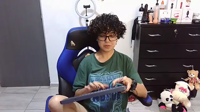 thomascooper7 online show from 8, 9, 2025