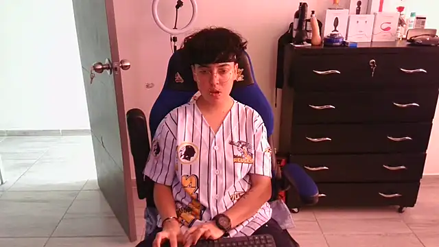 thomascooper7 online show from 15, 3, 2025