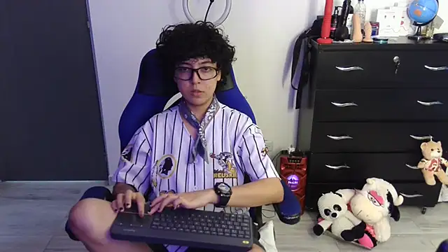 thomascooper7 online show from 18, 4, 2026