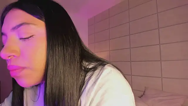 Snapshot of Christine_Laam chatting on 13, 7, 2026 Christine Laam online show from 13, 7, 2026