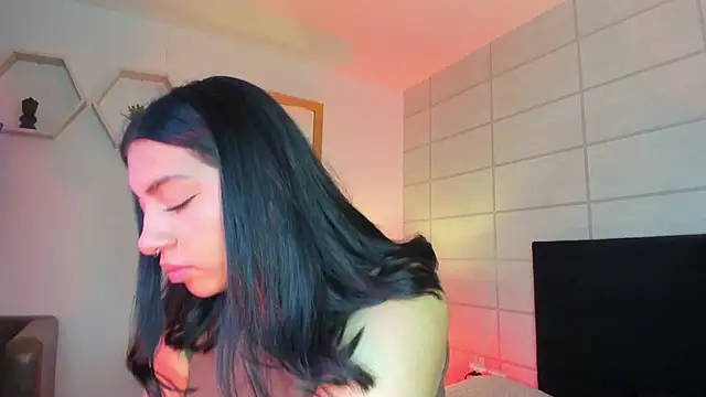 Christine Laam online show from 28, 11, 2025