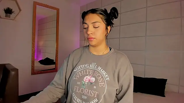 Christine Laam online show from 25, 3, 2026