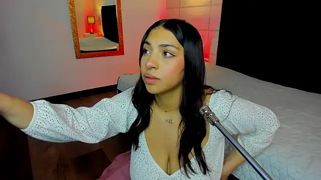 Christine Laam online show from 13, 10, 2025