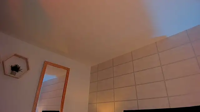 Christine Laam online show from 14, 2, 2026