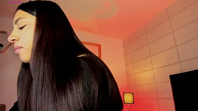 Christine Laam online show from 14, 11, 2025