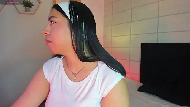 Christine Laam online show from 27, 11, 2025