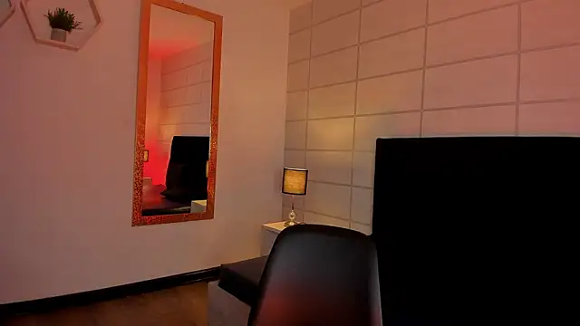 Christine Laam online show from 3, 2, 2026