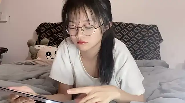 Snapshot of QQQ888zzzxxxcc chatting on 5, 1, 2025 QQQ888zzzxxxcc online show from 5, 1, 2025