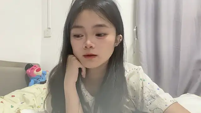 Snapshot of QQQ888zzzxxxcc chatting on 4, 3, 2025 QQQ888zzzxxxcc online show from 4, 3, 2025