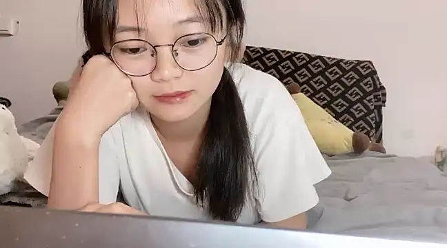 Snapshot of QQQ888zzzxxxcc chatting on 6, 1, 2025 QQQ888zzzxxxcc online show from 6, 1, 2025