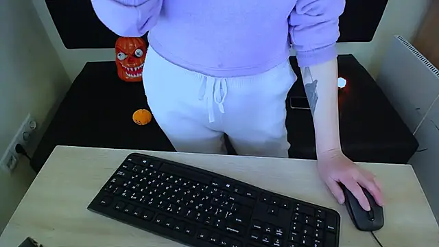 LaimaV  online show from 31, 10, 2025