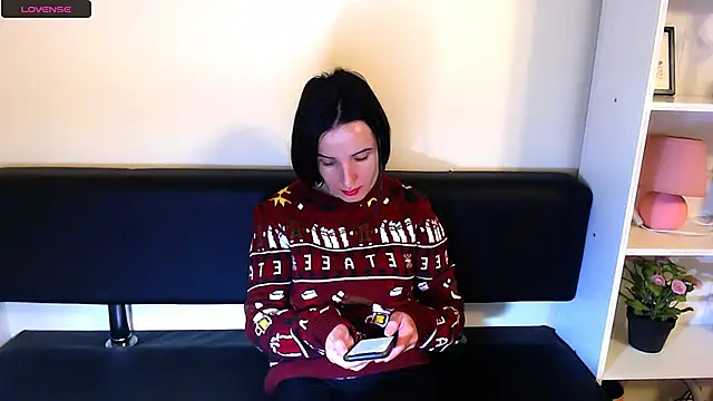 LaimaV  online show from 27, 12, 2024