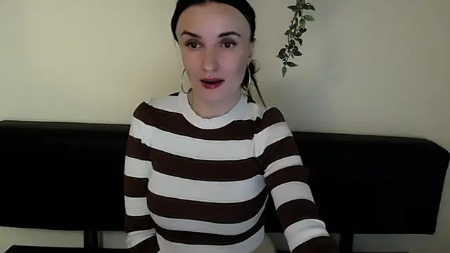 LaimaV  online show from 12, 4, 2026