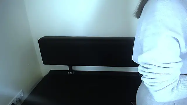 LaimaV  online show from 14, 11, 2025