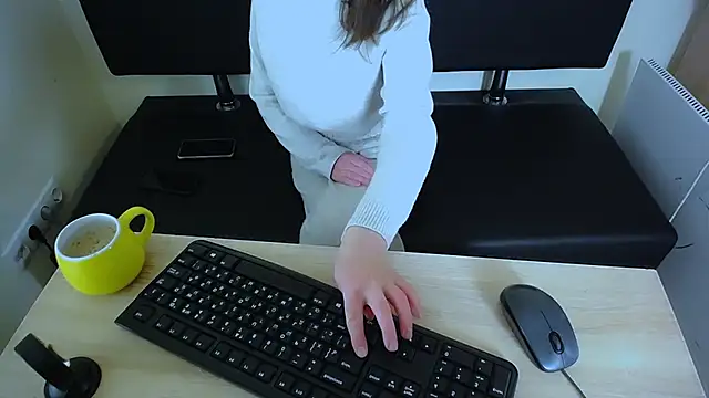 LaimaV  online show from 2, 11, 2025