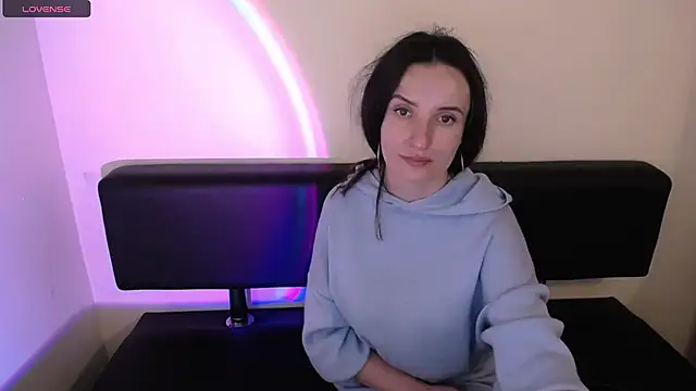 LaimaV  online show from 30, 9, 2025