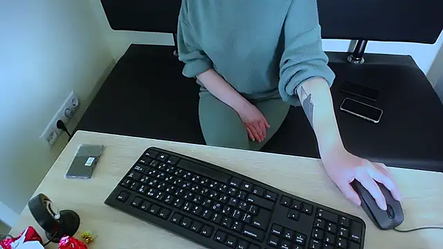 LaimaV  online show from 7, 11, 2025