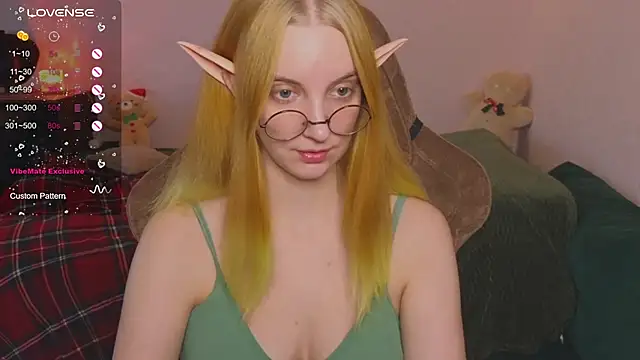 Snapshot of Fluffy_muffin_ chatting on 2, 11, 2025 Fluffy muffin online show from 2, 11, 2025