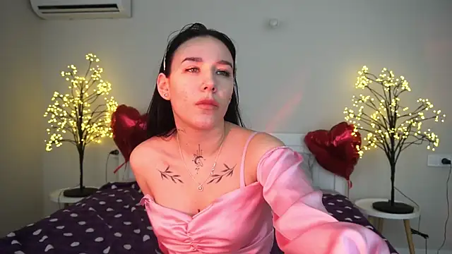 NikkiGoldSide online show from 8, 3, 2025