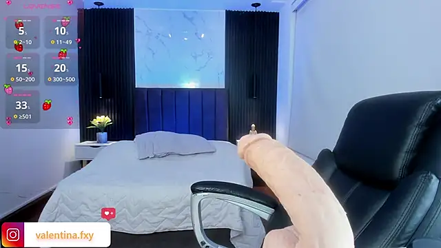 Gianna foxy online show from 8, 3, 2025