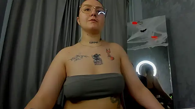 Debbie Taylor online show from 30, 10, 2025