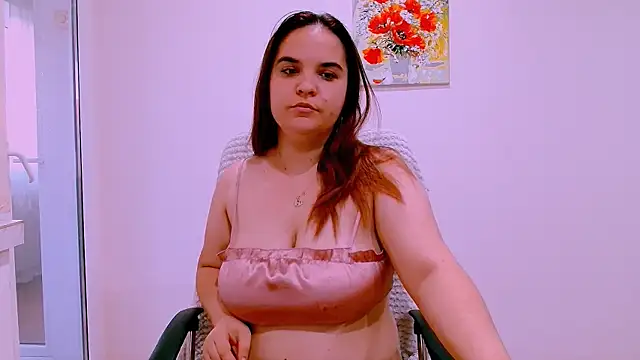 Snapshot of Ella-Diamond chatting on 7, 7, 2026 Ella-Diamond online show from 7, 7, 2026