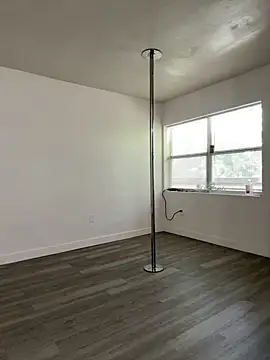 Snapshot of miamiworld chatting on 15, 9, 2025 miamiworld online show from 15, 9, 2025