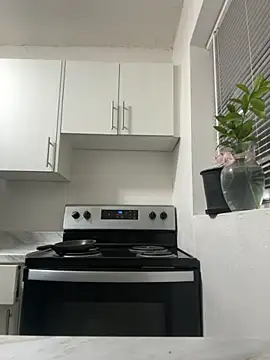 Snapshot of miamiworld chatting on 12, 11, 2025 miamiworld online show from 12, 11, 2025