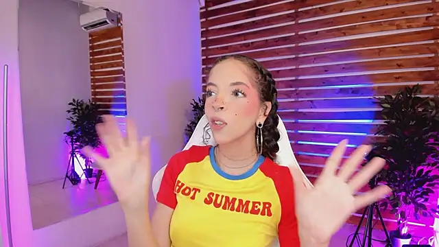 Sapphire Venuss online show from 26, 3, 2026