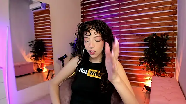 Sapphire Venuss online show from 11, 1, 2026