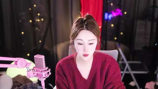 Evajoannana online show from 2, 3, 2025