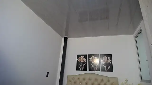 lily f00x online show from 9, 4, 2026