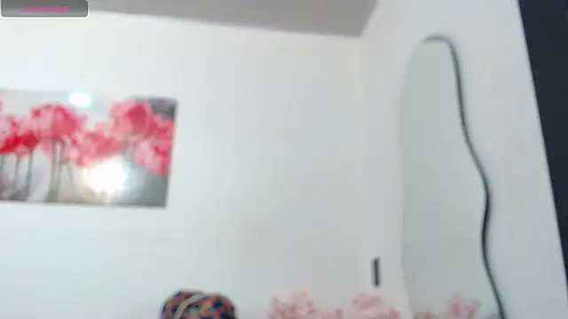 lily f00x online show from 18, 4, 2026