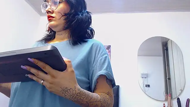 Snapshot of lily_f00x chatting on 7, 10, 2025 lily f00x online show from 7, 10, 2025