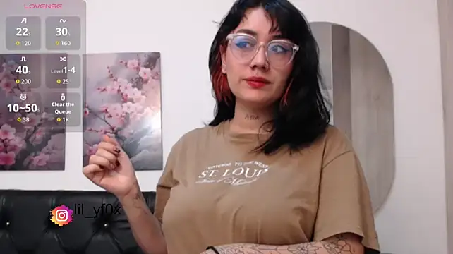 Snapshot of lily_f00x chatting on 11, 9, 2025 lily f00x online show from 11, 9, 2025