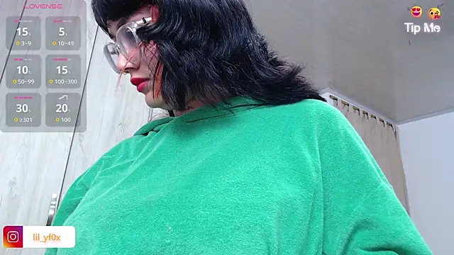 Snapshot of lily_f00x chatting on 20, 9, 2025 lily f00x online show from 20, 9, 2025