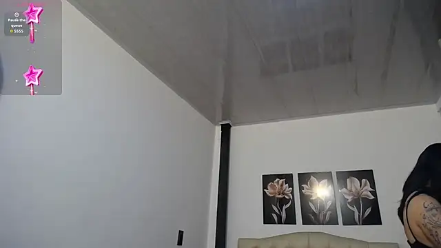 lily f00x online show from 8, 4, 2026