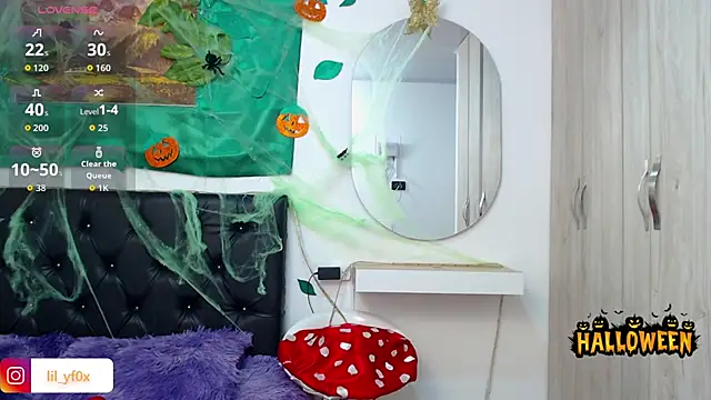 Snapshot of lily_f00x chatting on 13, 10, 2025 lily f00x online show from 13, 10, 2025