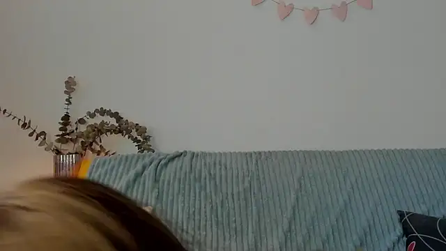 erika hoiree online show from 28, 9, 2025