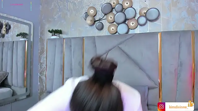 Snapshot of KimDevinne chatting on 20, 9, 2025 KimDevinne online show from 20, 9, 2025