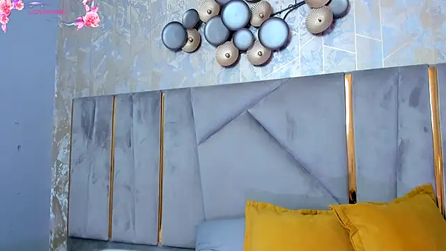 Snapshot of KimDevinne chatting on 30, 10, 2025 KimDevinne online show from 30, 10, 2025