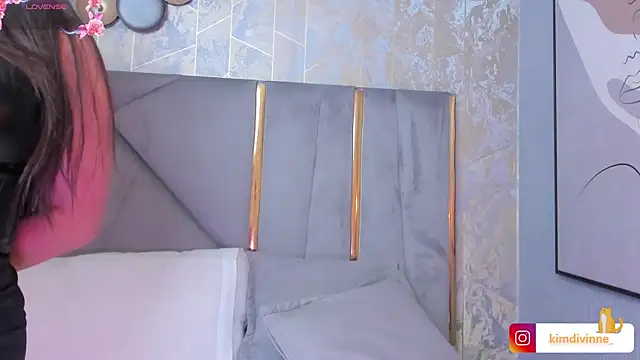 Snapshot of KimDevinne chatting on 14, 3, 2025 KimDevinne online show from 14, 3, 2025