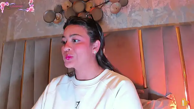 Snapshot of KimDevinne chatting on 21, 2, 2026 KimDevinne online show from 21, 2, 2026