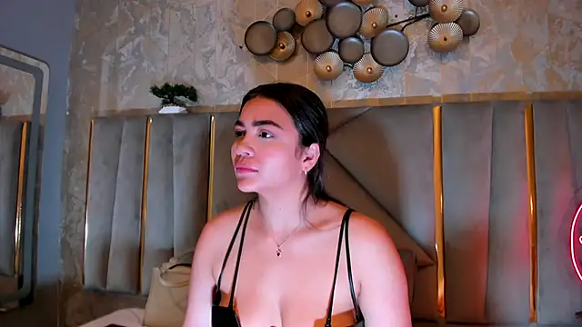 Snapshot of KimDevinne chatting on 3, 10, 2025 KimDevinne online show from 3, 10, 2025