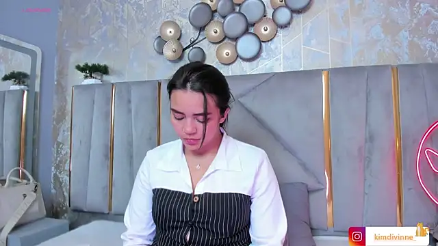 Snapshot of KimDevinne chatting on 24, 9, 2025 KimDevinne online show from 24, 9, 2025